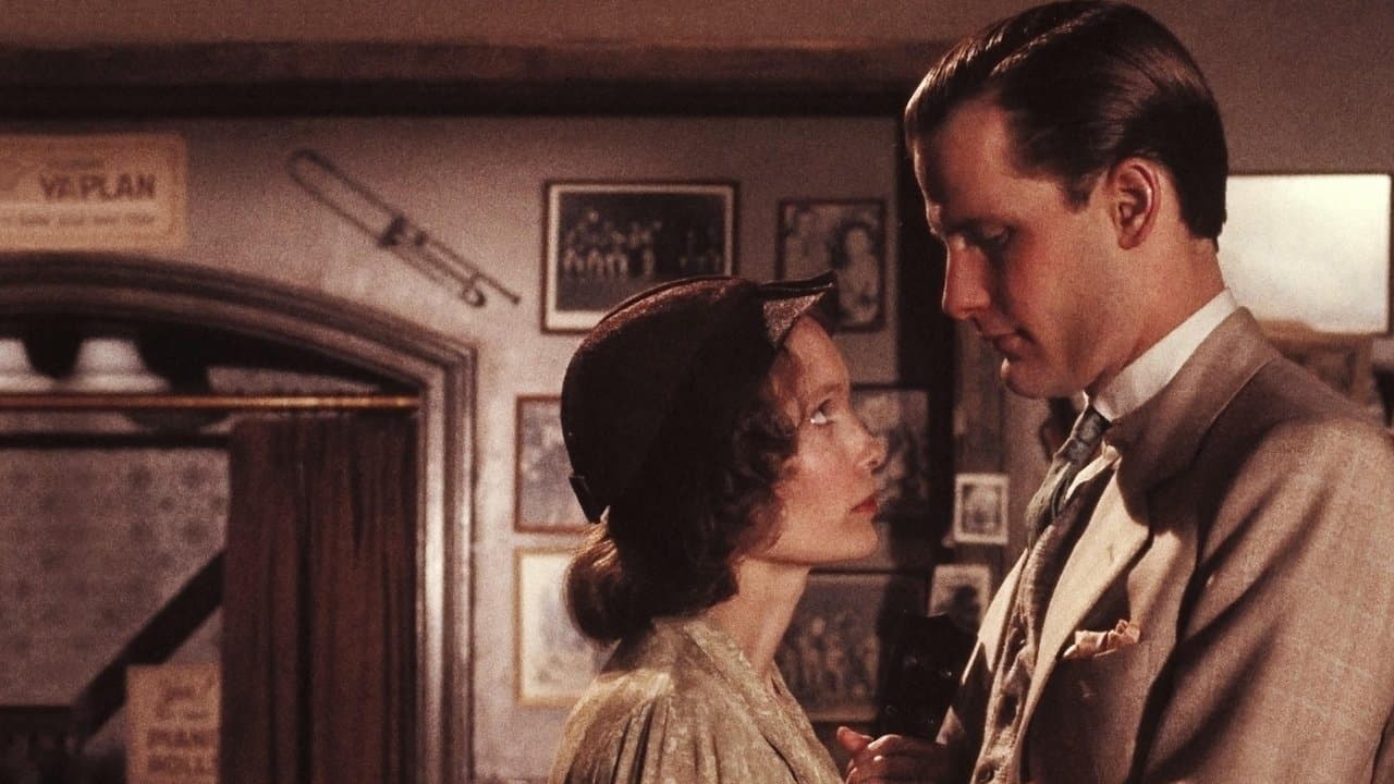 The Purple Rose of Cairo (1985) backdrop