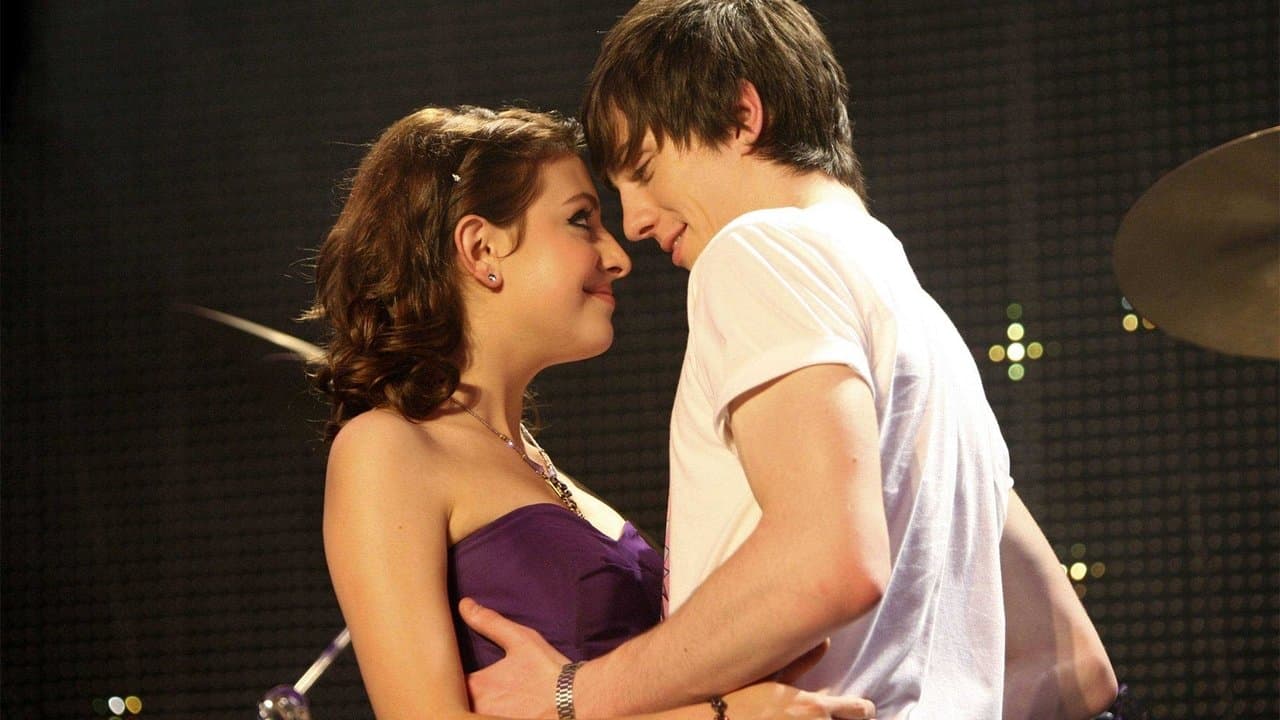 Angus, Thongs and Perfect Snogging (2008) backdrop