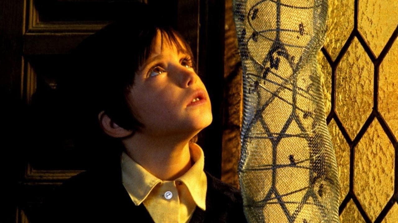 The Spirit of the Beehive (1973) backdrop