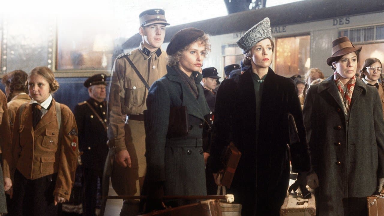 Julia (1977) backdrop