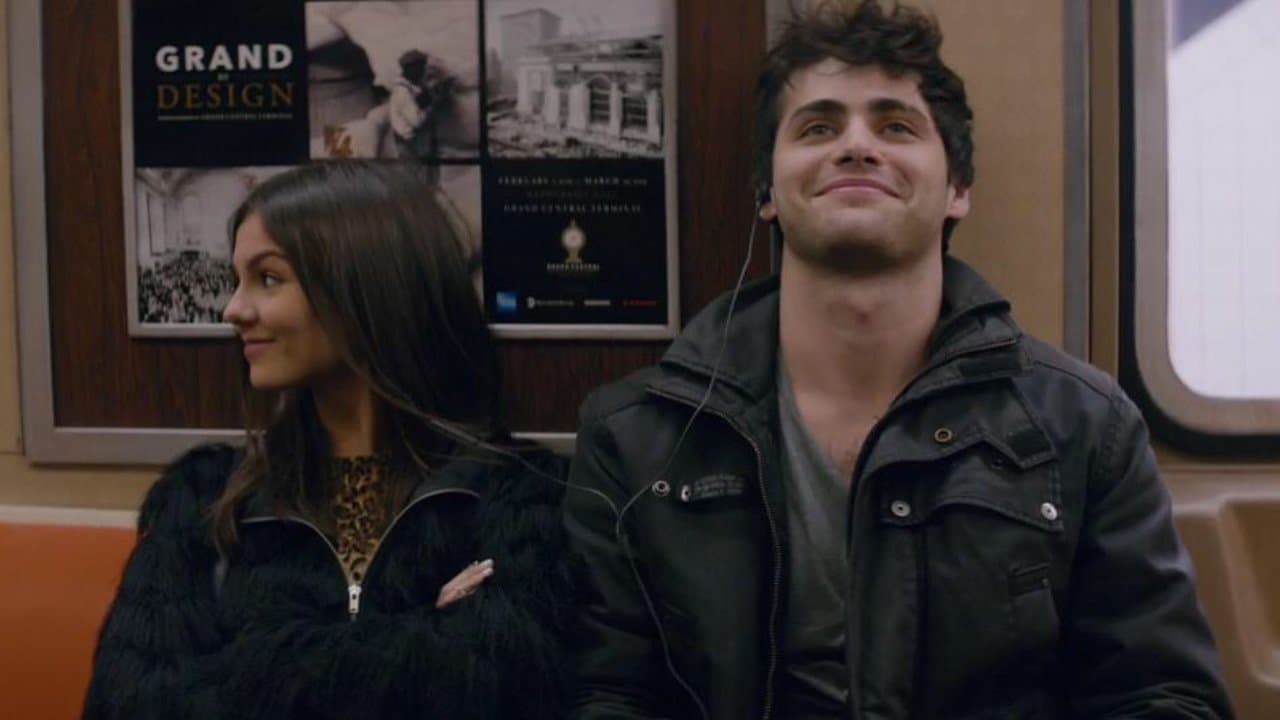 Naomi and Ely’s No Kiss List (2015) backdrop