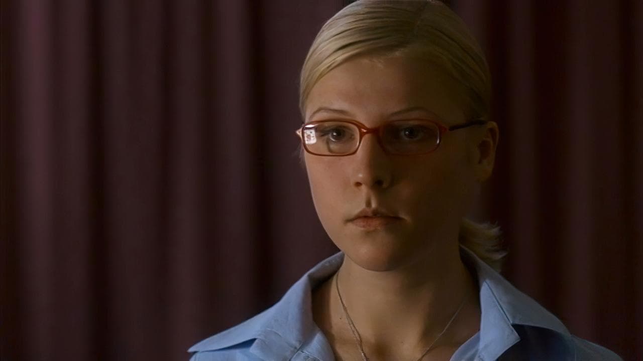 Hotel (2004) backdrop