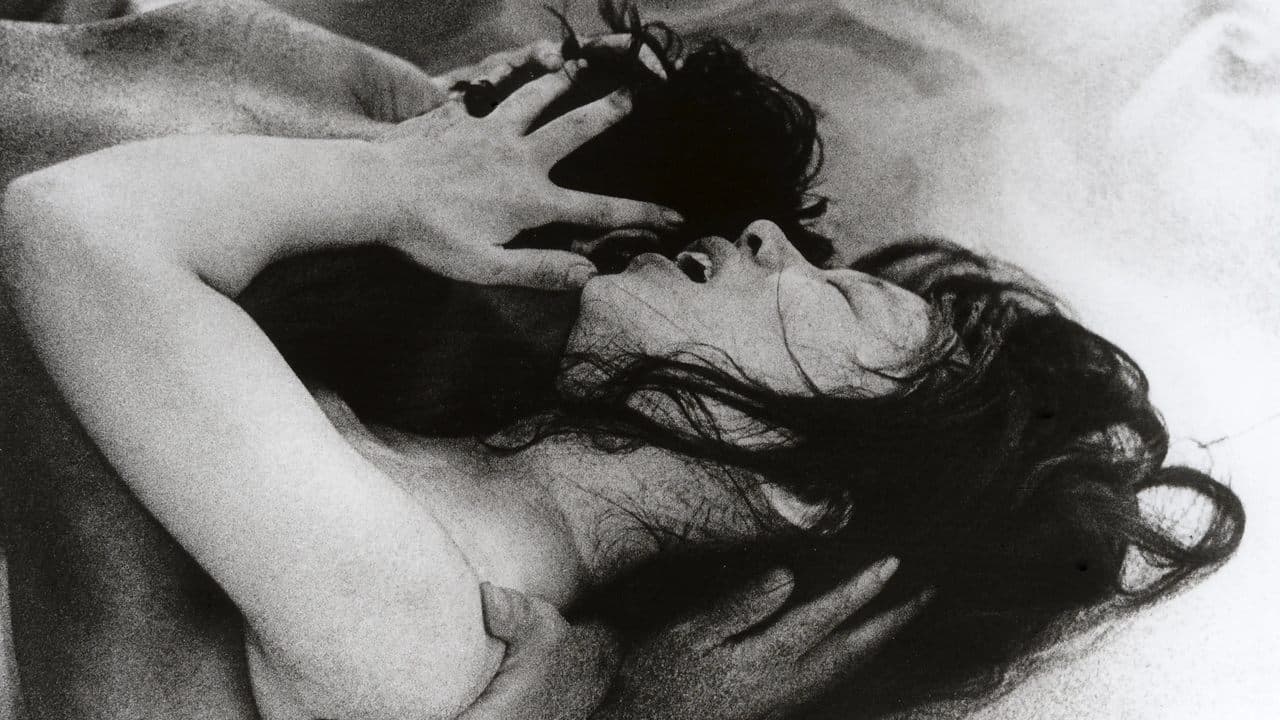 Woman in the Dunes (1964) backdrop