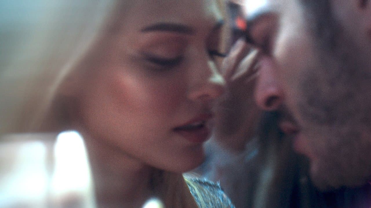 Don’t Leave (2022) backdrop