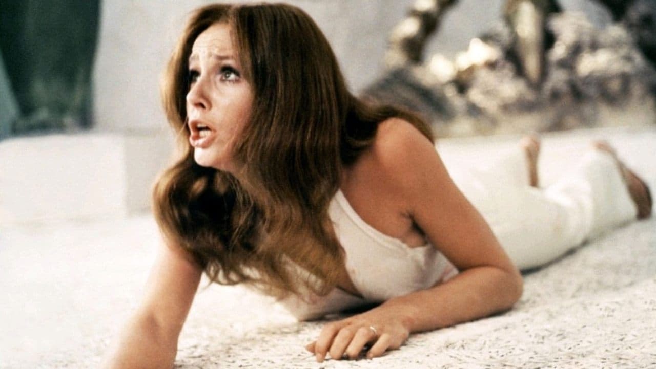 The Bird with the Crystal Plumage (1970) backdrop