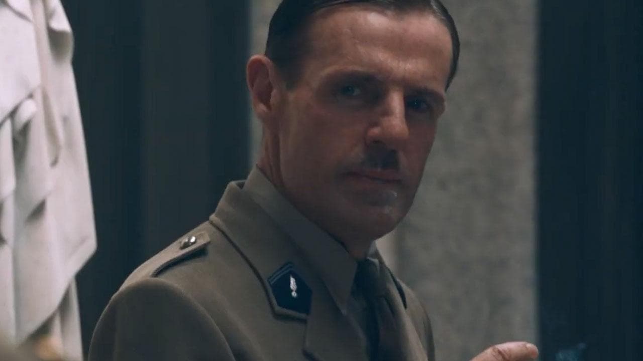 De Gaulle (2020) backdrop