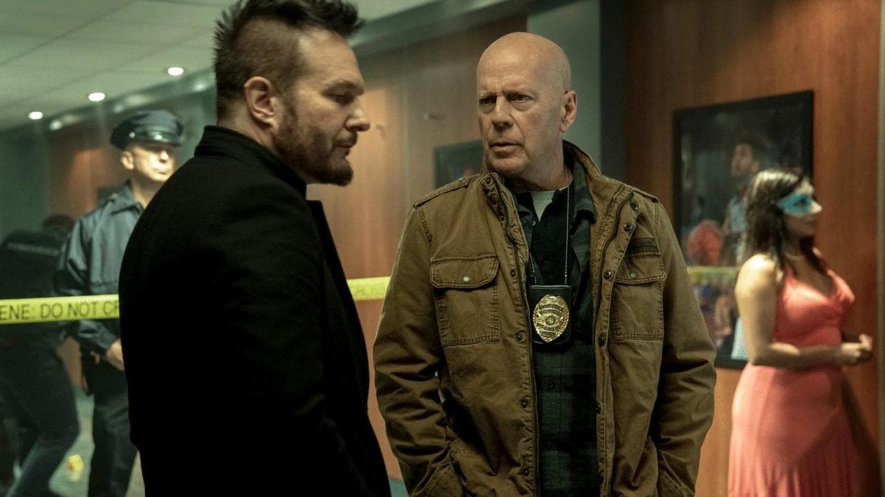 Detective Knight: Rogue (2022) backdrop