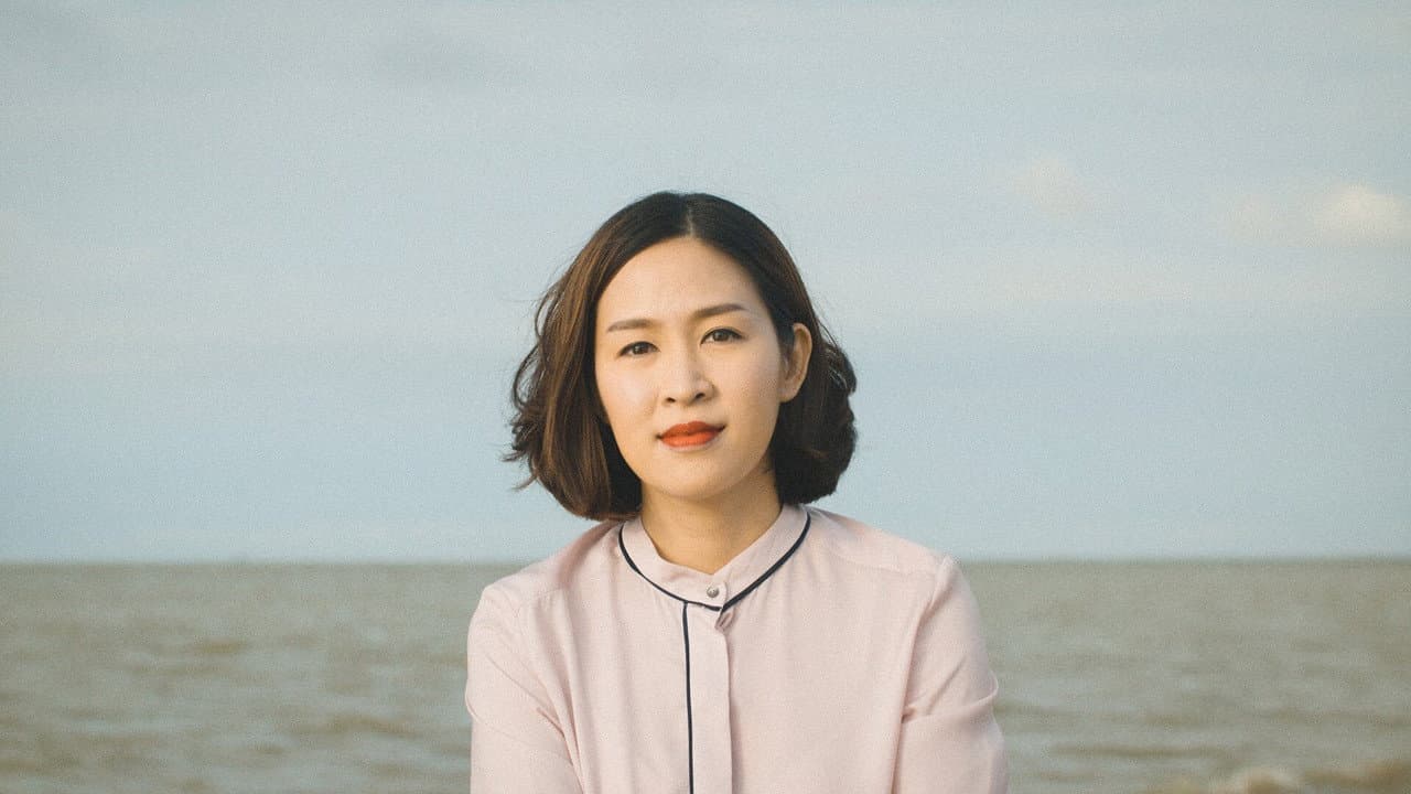 Malu (2020) backdrop