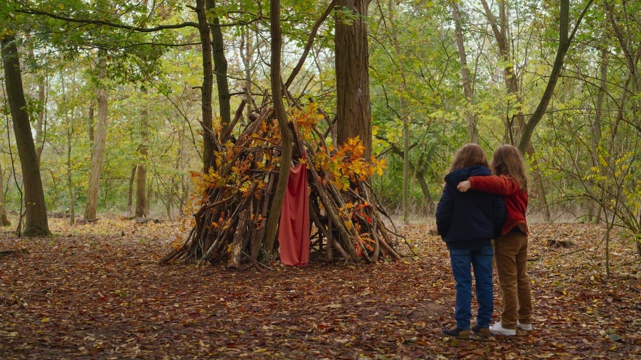 Petite Maman (2021) backdrop